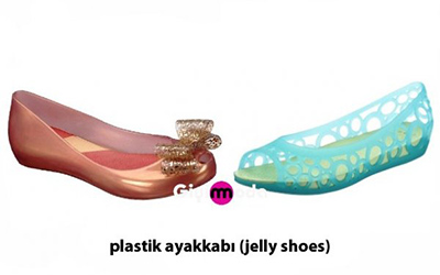 Plastik ayakkabı (jelly shoes)